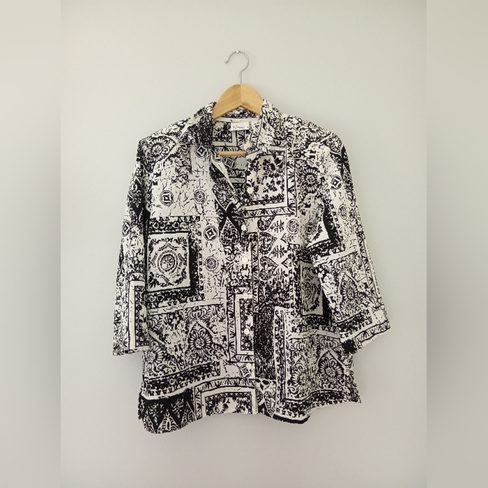 Kim Rogers Black & White Button Down Shirt 10P (fits a M)